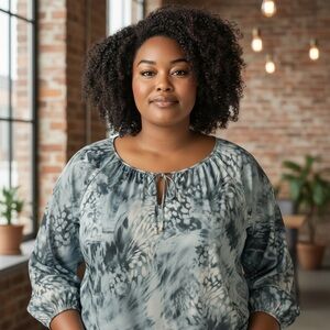 Jennifer Lopez Black and White Women's Blouse